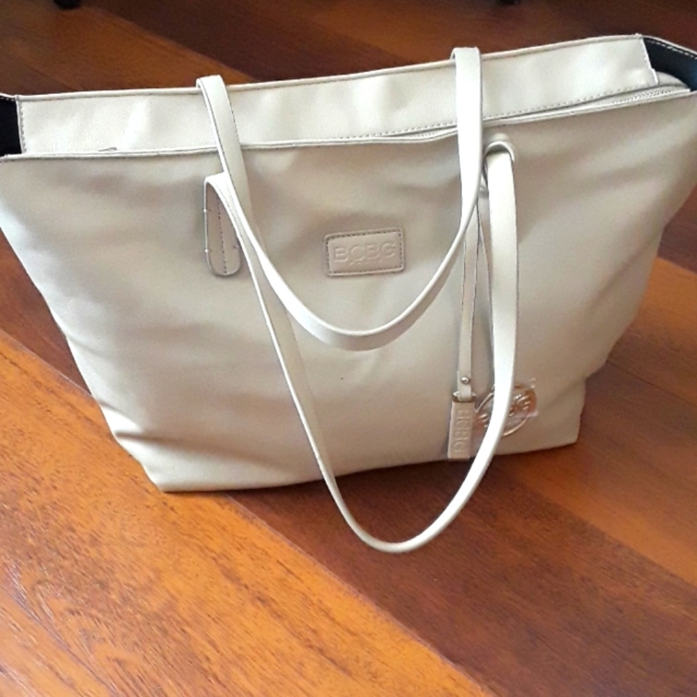 BCBG  PARIS LEATHER TOTE BAG